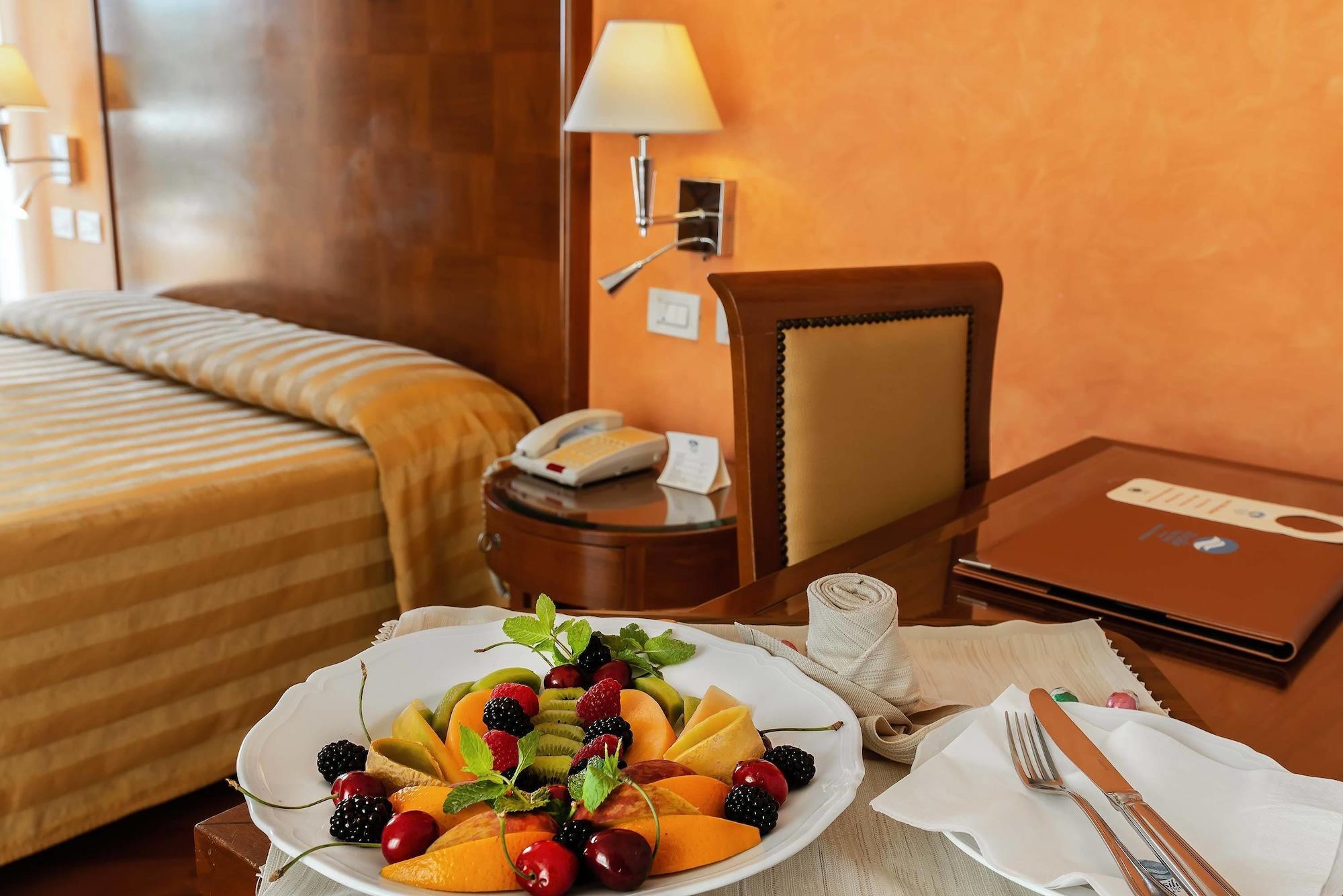 Versilia Palace Hotel Marina di Pietrasanta Bagian luar foto