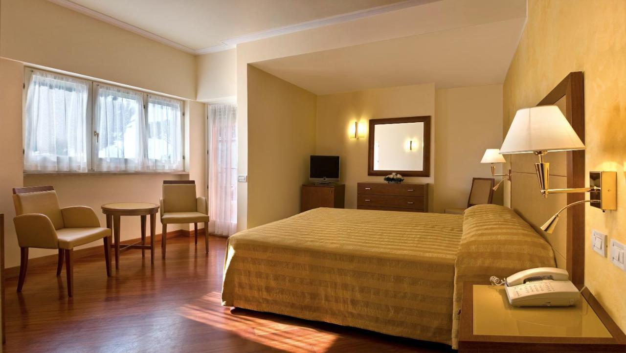 Versilia Palace Hotel Marina di Pietrasanta Bagian luar foto