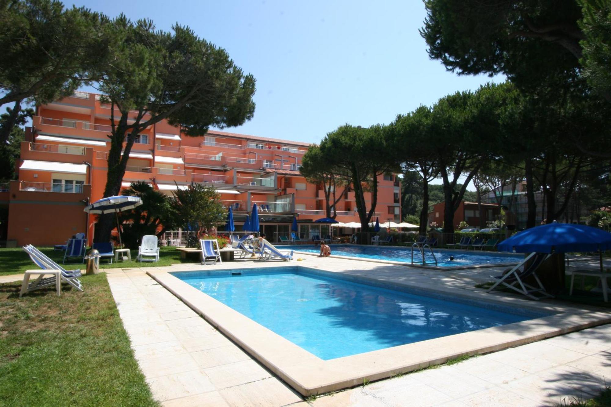 Versilia Palace Hotel Marina di Pietrasanta Bagian luar foto